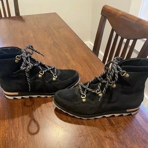 Sorel sneakchic alpine booties